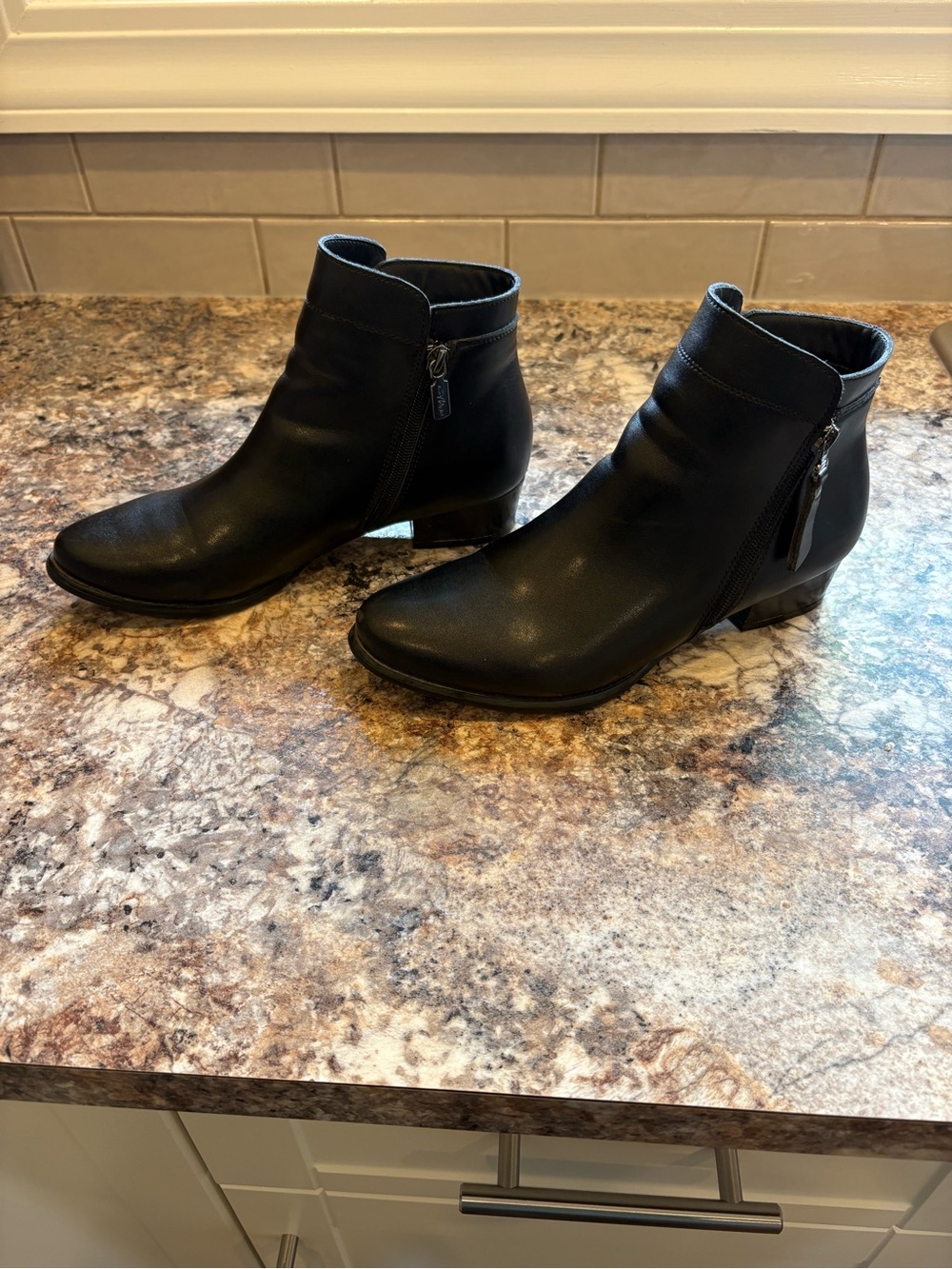 Naturalizer Black Leather Ankle Booties with Side Zip